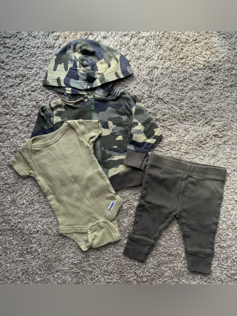 Newborn 3pc Outfit Set Camo Hoodie + Pants + Onesie Gerber